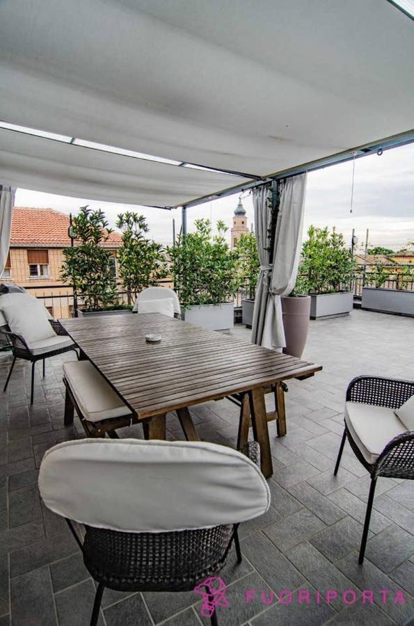 Vivi Parma Dall Alto Apartment Bagian luar foto